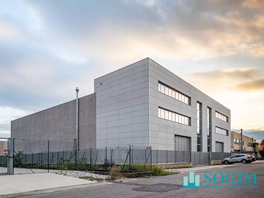 capannone in vendita ad Albavilla