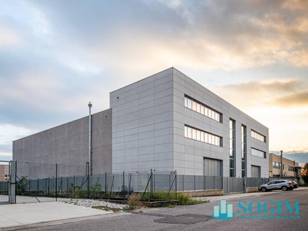 capannone in vendita ad Albavilla