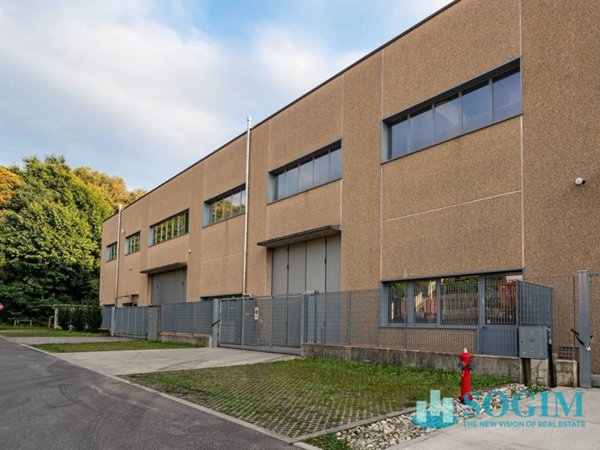 locale commerciale in vendita ad Albavilla