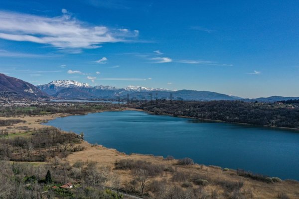 casa indipendente in vendita ad Albavilla in zona Carcano