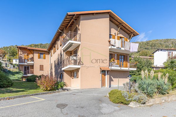 appartamento in vendita ad Albavilla in zona Carcano