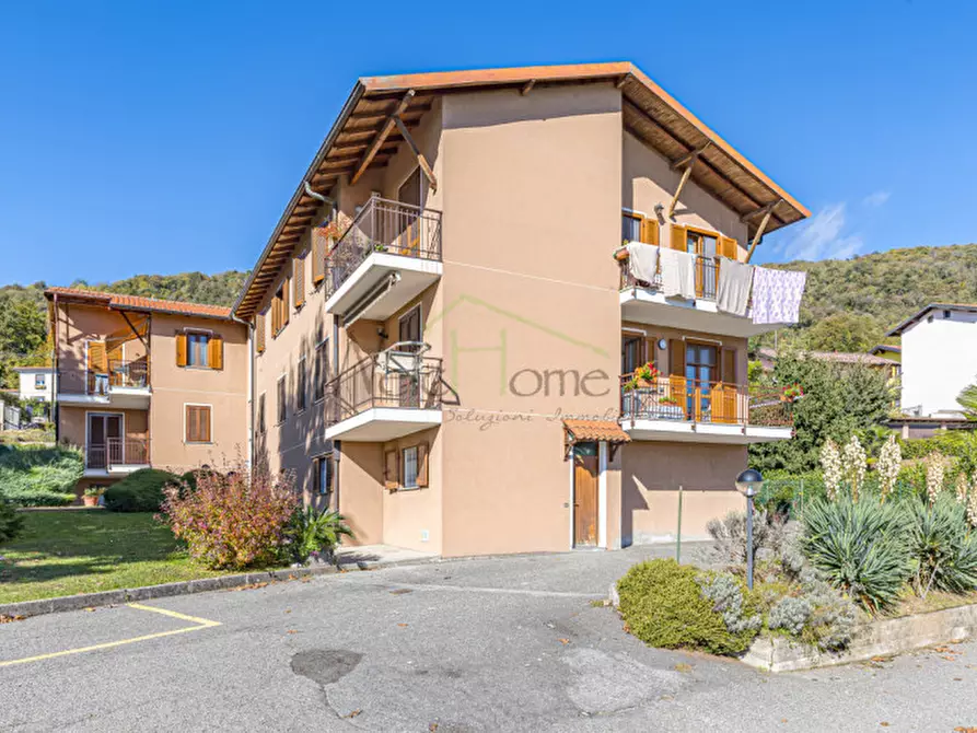 appartamento in vendita ad Albavilla in zona Carcano