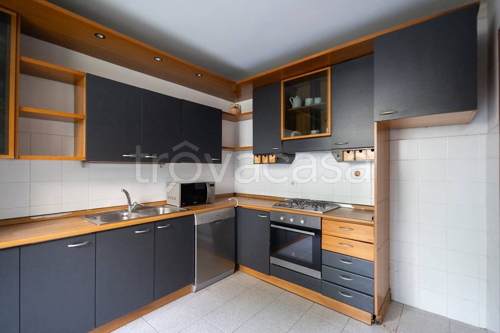 casa indipendente in vendita ad Albavilla