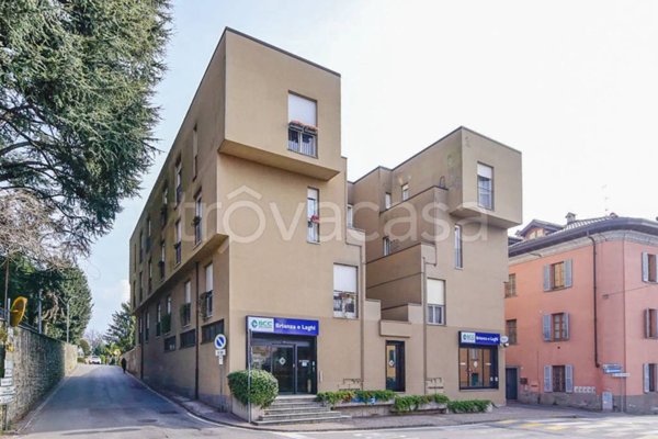 appartamento in vendita ad Albavilla