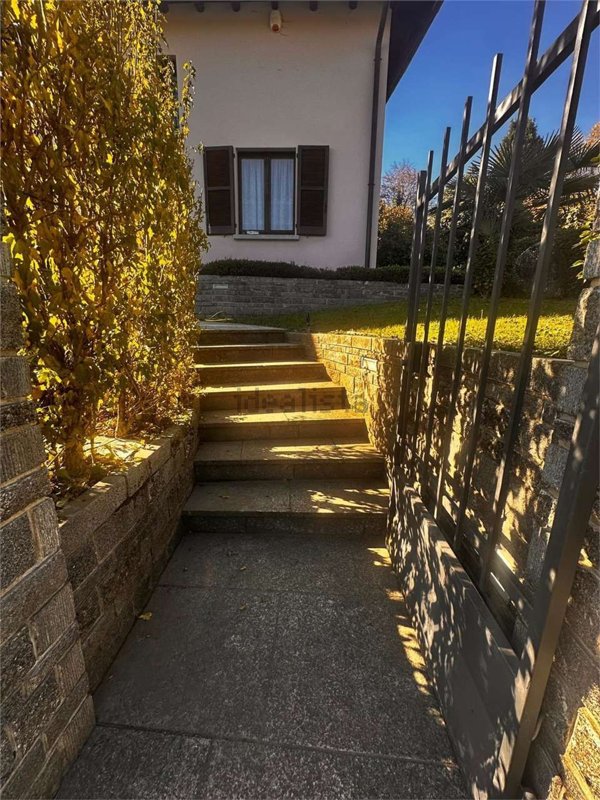 casa indipendente in vendita ad Albavilla