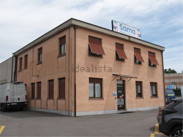 capannone in vendita ad Albavilla