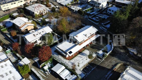 casa indipendente in vendita ad Albavilla