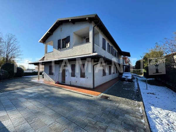 casa indipendente in vendita ad Albavilla