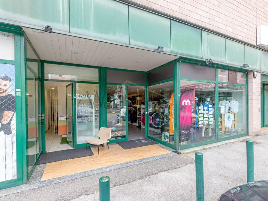 negozio in vendita ad Albavilla