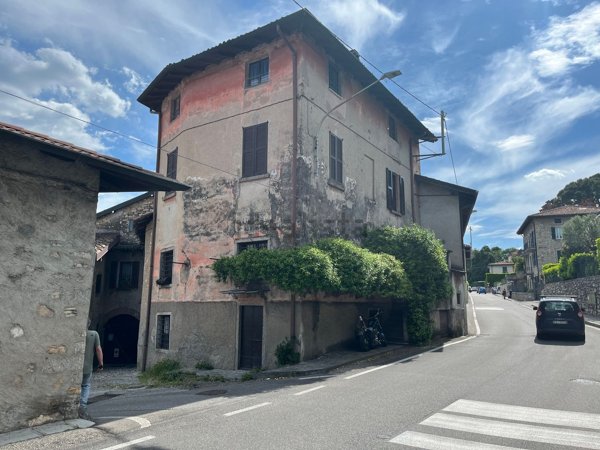 appartamento in vendita ad Albavilla