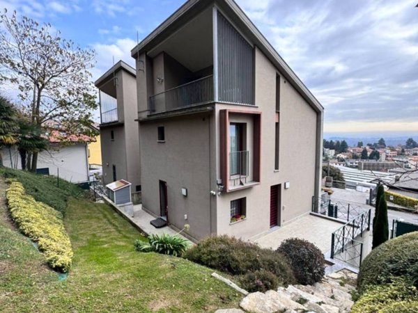 casa indipendente in vendita ad Albavilla