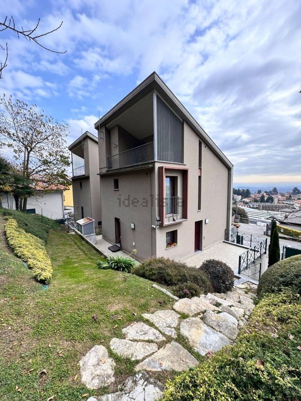 casa indipendente in vendita ad Albavilla