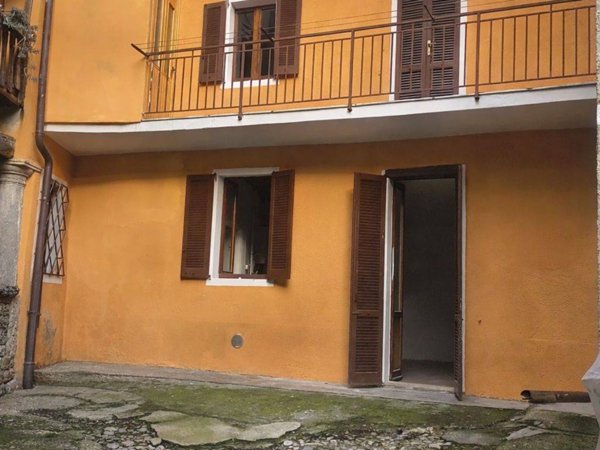 casa indipendente in vendita ad Albavilla