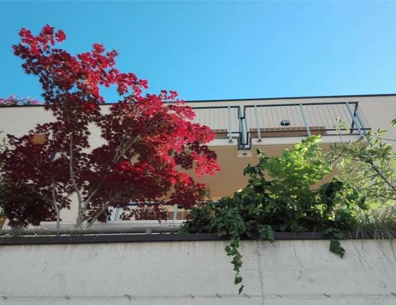 appartamento in vendita ad Albavilla in zona Vill'Albese