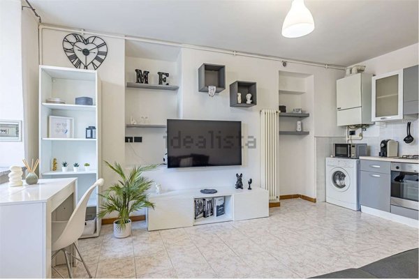 appartamento in vendita ad Albavilla in zona Saruggia