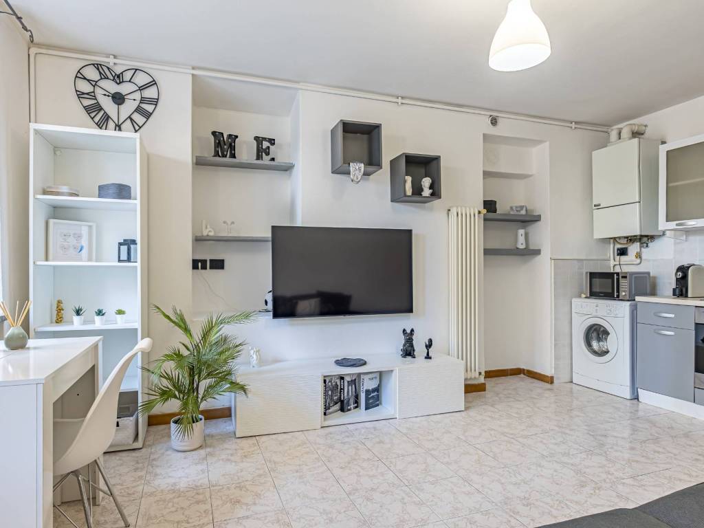 appartamento in vendita ad Albavilla in zona Saruggia