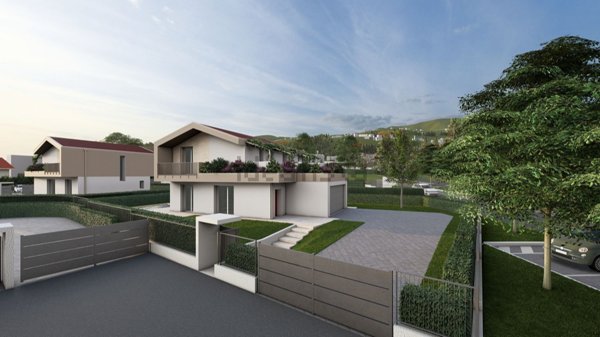 casa indipendente in vendita ad Albavilla