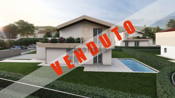 casa indipendente in vendita ad Albavilla
