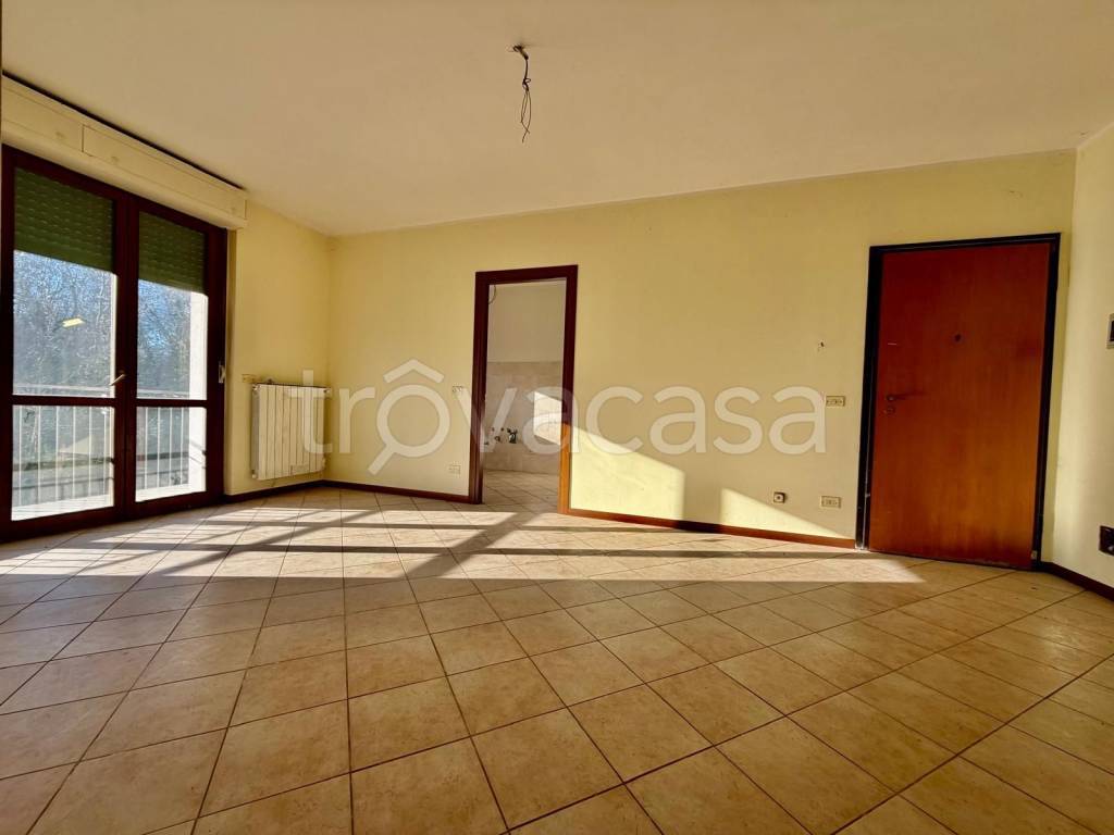 appartamento in vendita ad Albavilla in zona Saruggia