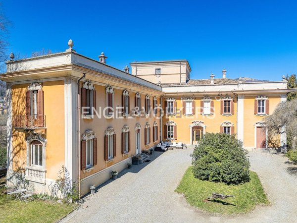 casa indipendente in vendita ad Albavilla in zona Carcano