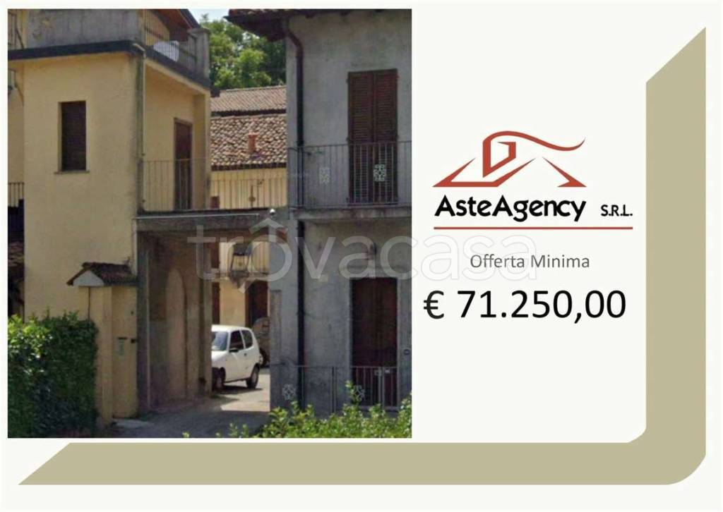 casa indipendente in vendita ad Albavilla in zona Saruggia