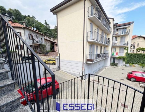 appartamento in vendita ad Albavilla in zona Vill'Albese