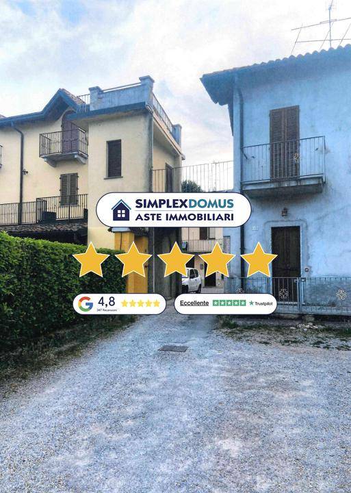 appartamento in vendita ad Albavilla in zona Saruggia