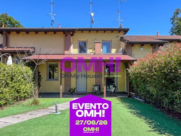 casa indipendente in vendita ad Albavilla in zona Vill'Albese
