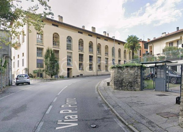 negozio in vendita ad Albavilla in zona Vill'Albese