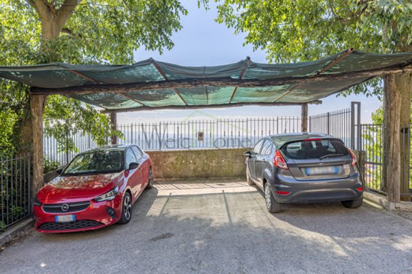 casa indipendente in vendita ad Albavilla in zona Vill'Albese