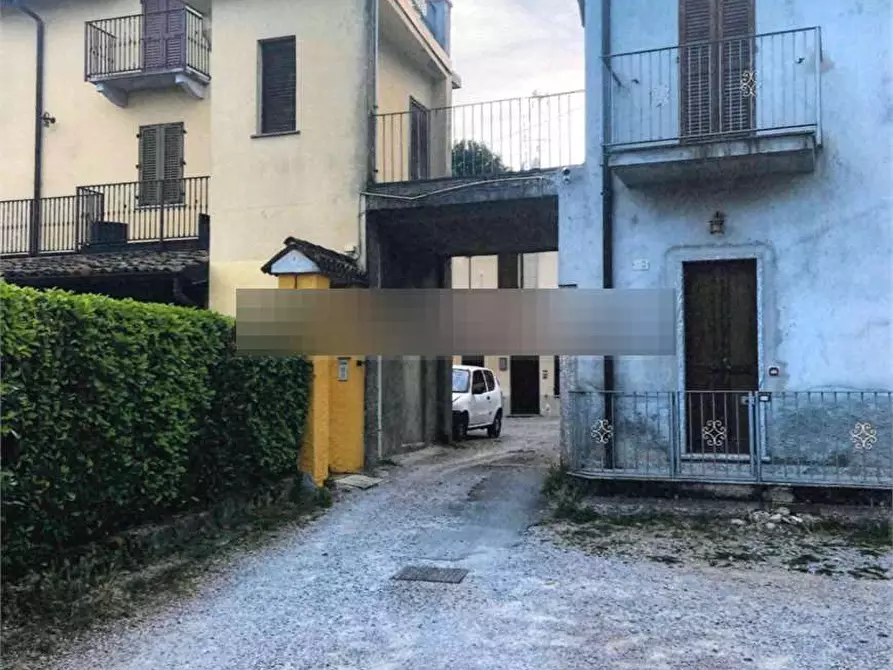 appartamento in vendita ad Albavilla in zona Saruggia