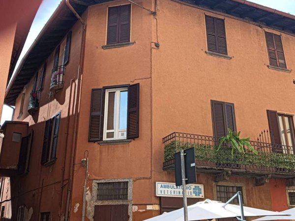 appartamento in vendita ad Albavilla in zona Vill'Albese