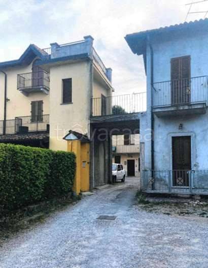 casa indipendente in vendita ad Albavilla in zona Saruggia