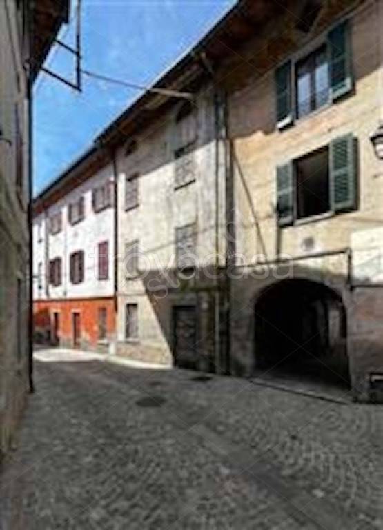 casa indipendente in vendita ad Albavilla in zona Vill'Albese