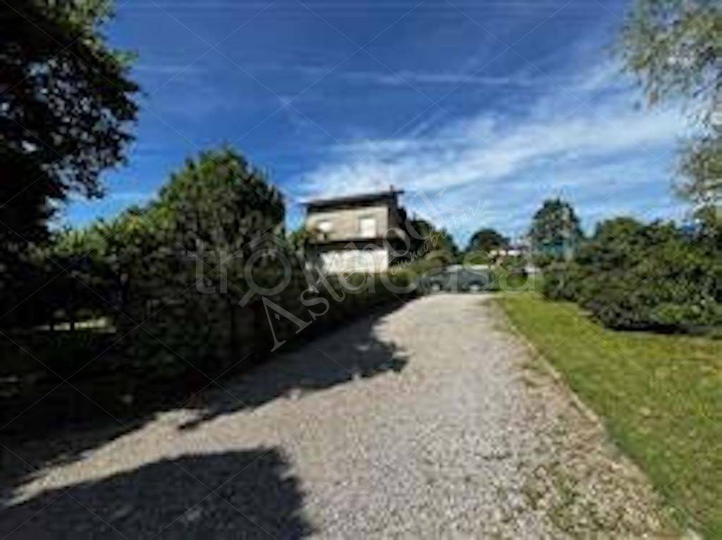 appartamento in vendita ad Albavilla in zona Vill'Albese