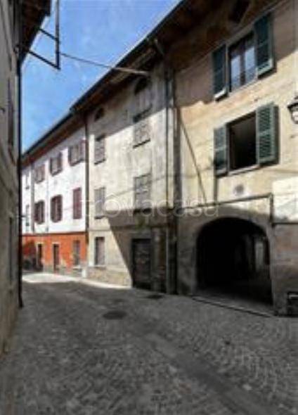 ufficio in vendita ad Albavilla in zona Vill'Albese