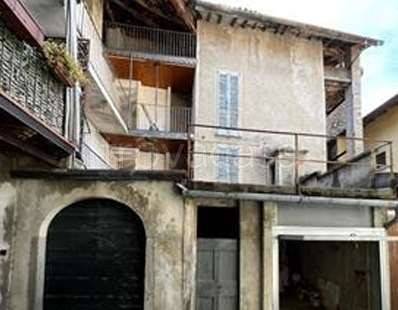 casa indipendente in vendita ad Albavilla in zona Vill'Albese