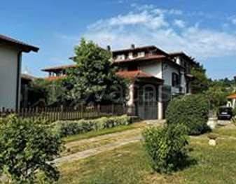 appartamento in vendita ad Albavilla in zona Carcano