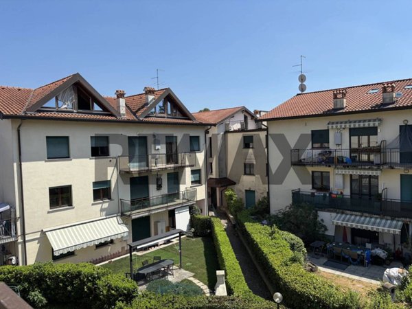 appartamento in vendita ad Albavilla in zona Carcano