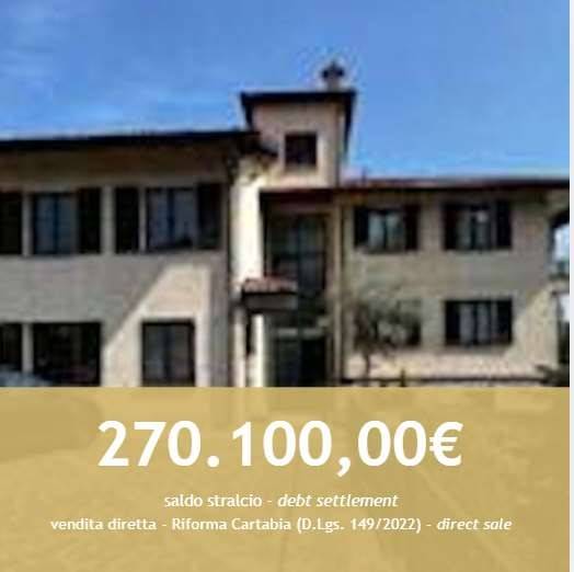 appartamento in vendita ad Albavilla in zona Carcano