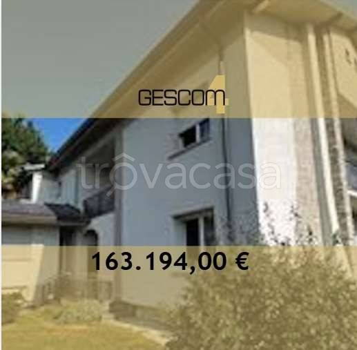 appartamento in vendita ad Albavilla in zona Carcano