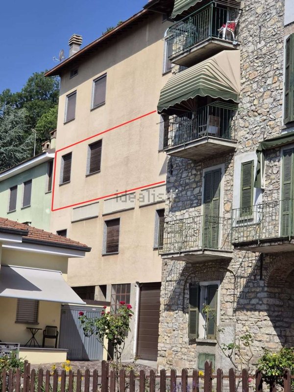 appartamento in vendita ad Albavilla in zona Vill'Albese
