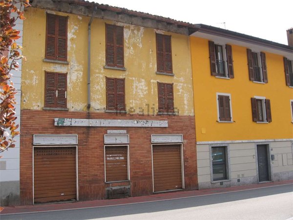 casa indipendente in vendita ad Albavilla in zona Vill'Albese
