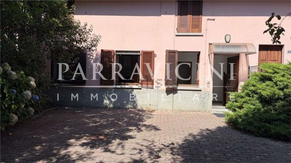 appartamento in vendita ad Albavilla in zona Vill'Albese