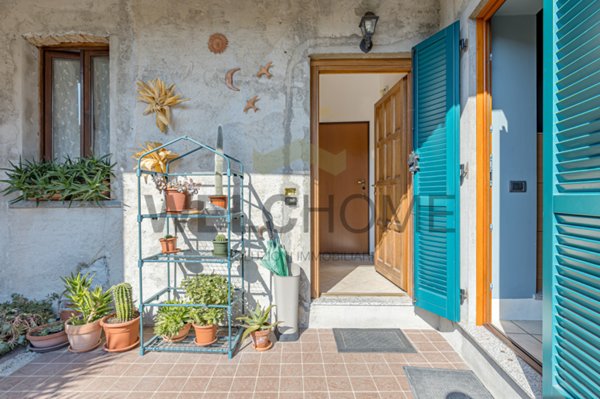 appartamento in vendita ad Albavilla in zona Vill'Albese