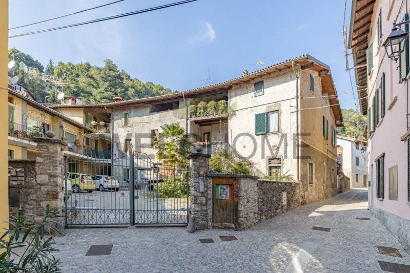 appartamento in vendita ad Albavilla in zona Vill'Albese