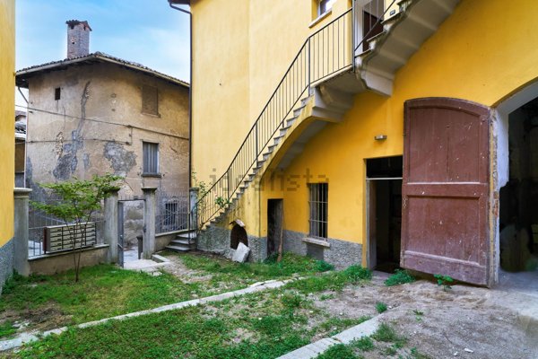 casale in vendita ad Albavilla in zona Vill'Albese