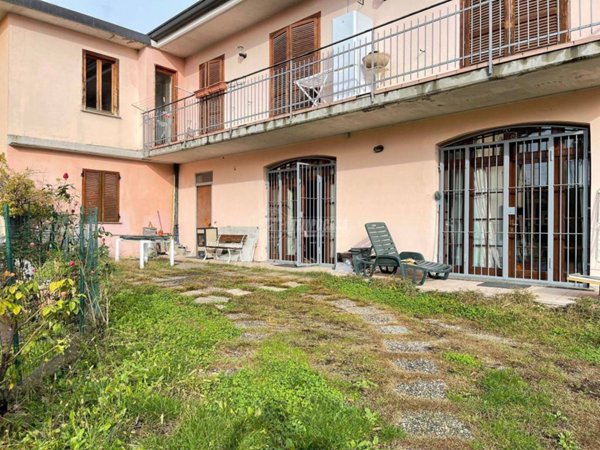 casa indipendente in vendita ad Albese con Cassano
