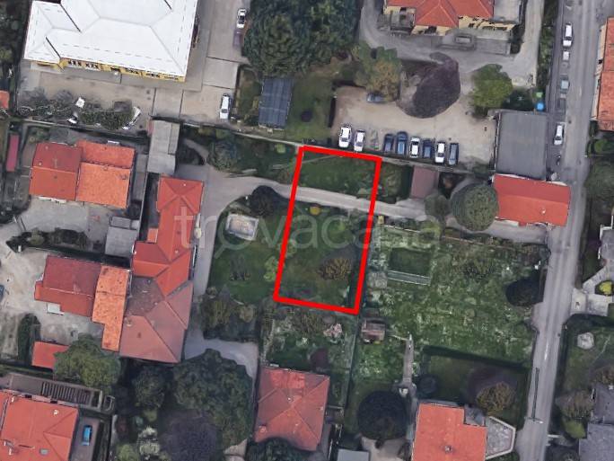 terreno edificabile in vendita ad Albese con Cassano