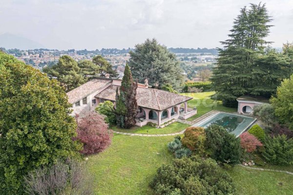 casa indipendente in vendita ad Albese con Cassano